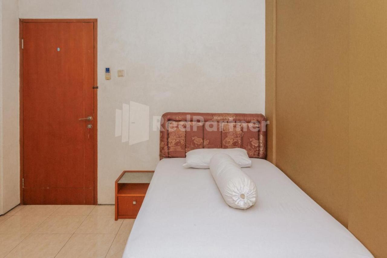 Готель De Lugano Scbd Syariah Mitra Reddoorz Джакарта Екстер'єр фото