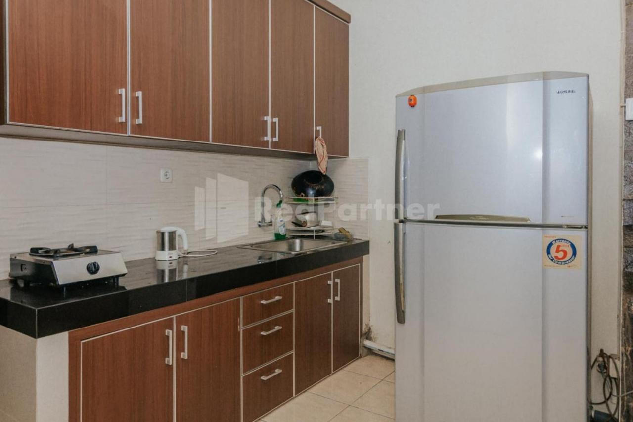 Готель De Lugano Scbd Syariah Mitra Reddoorz Джакарта Екстер'єр фото