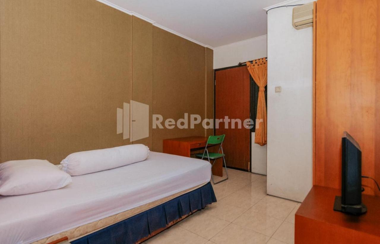 Готель De Lugano Scbd Syariah Mitra Reddoorz Джакарта Екстер'єр фото