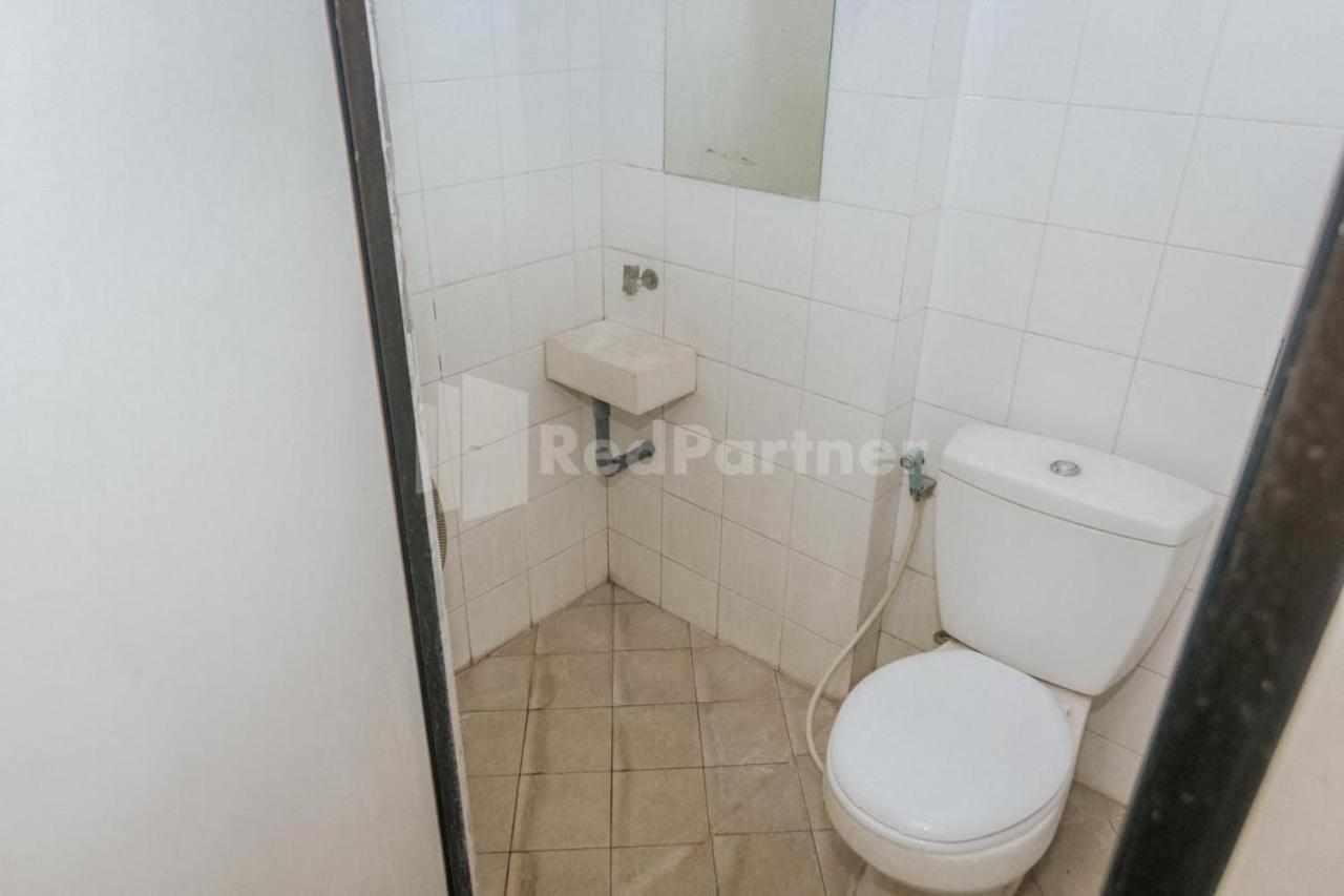 Готель De Lugano Scbd Syariah Mitra Reddoorz Джакарта Екстер'єр фото