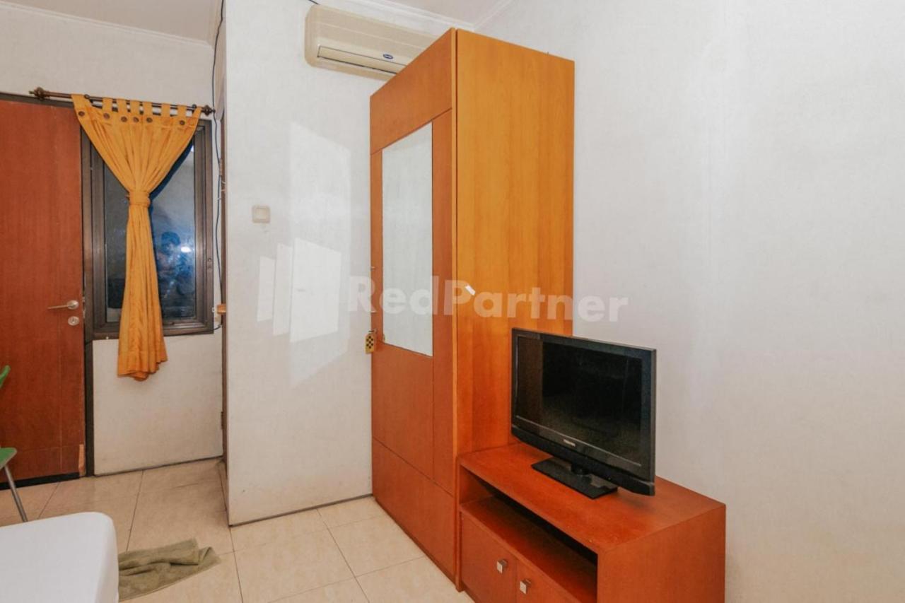 Готель De Lugano Scbd Syariah Mitra Reddoorz Джакарта Екстер'єр фото