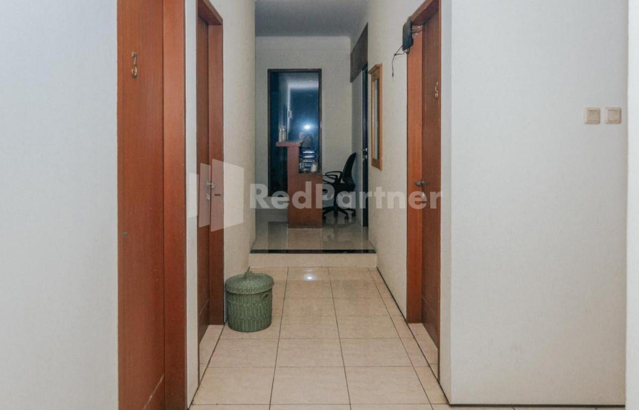 Готель De Lugano Scbd Syariah Mitra Reddoorz Джакарта Екстер'єр фото
